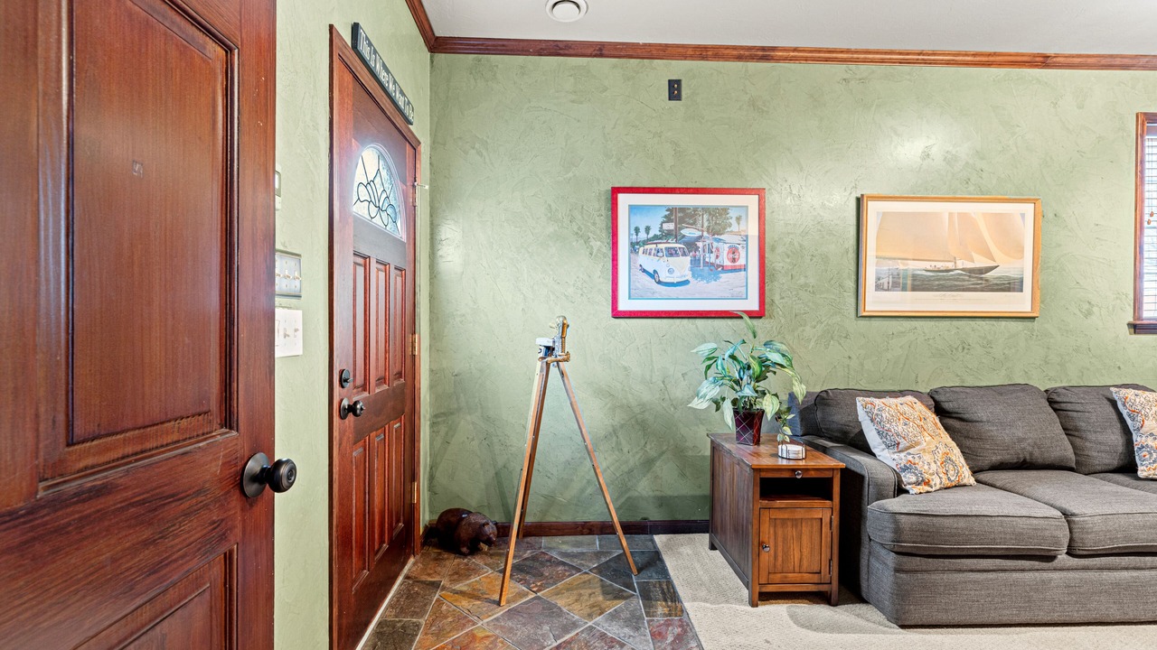 Photo of Livingroom in Dupont