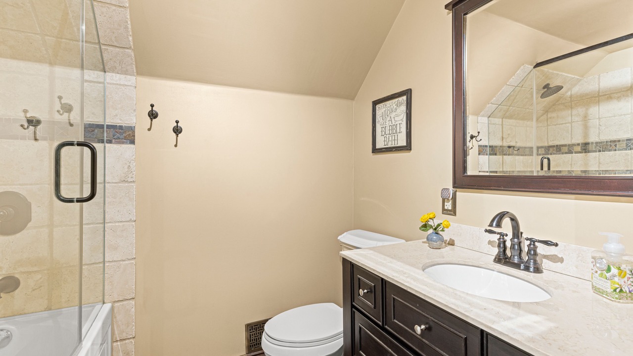 Photo of Bathroom in Dupont