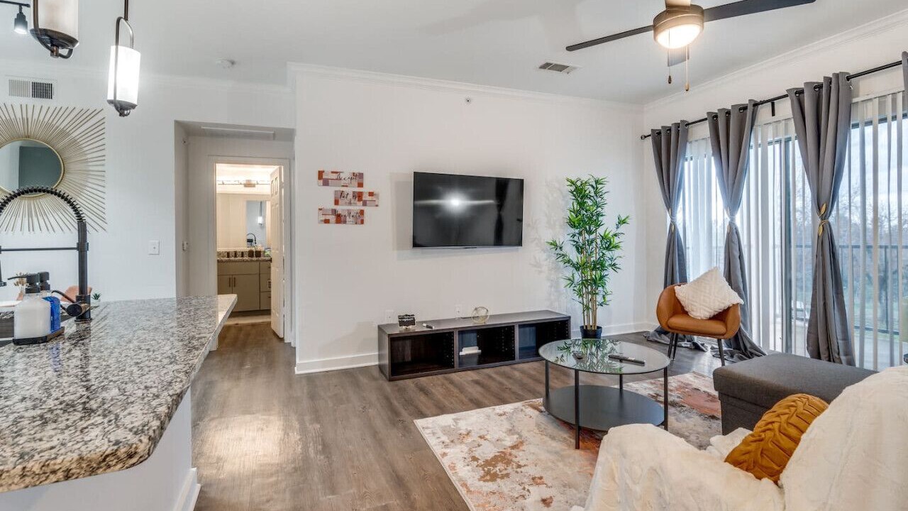 Photo of Livingroom in McNeil