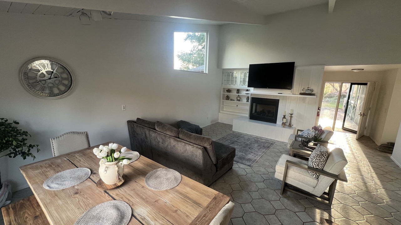 Photo of Livingroom in Warrenton
