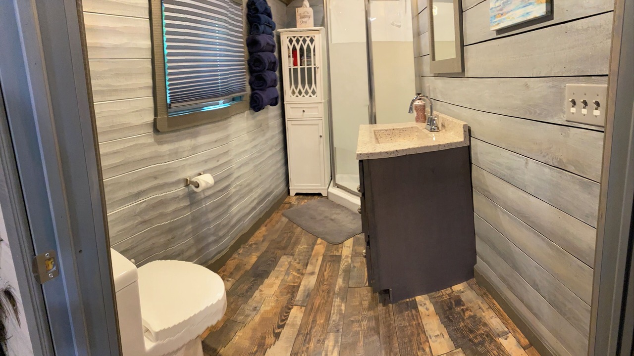 Photo of Bathroom in Goreville