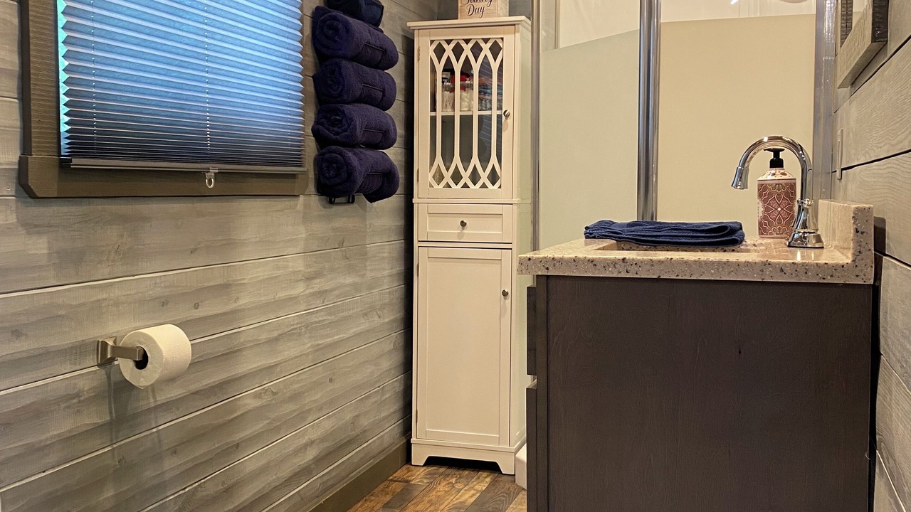 Photo of Bathroom in Goreville
