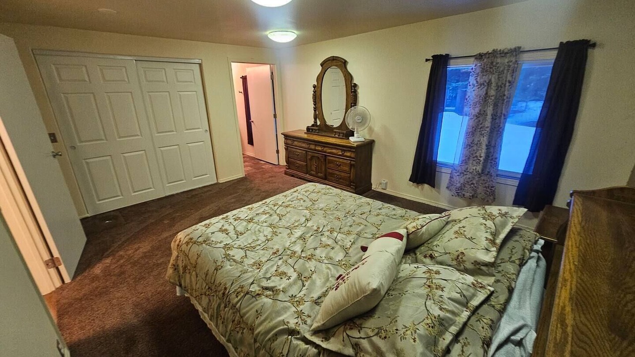 Photo of Bedroom in Fairbanks