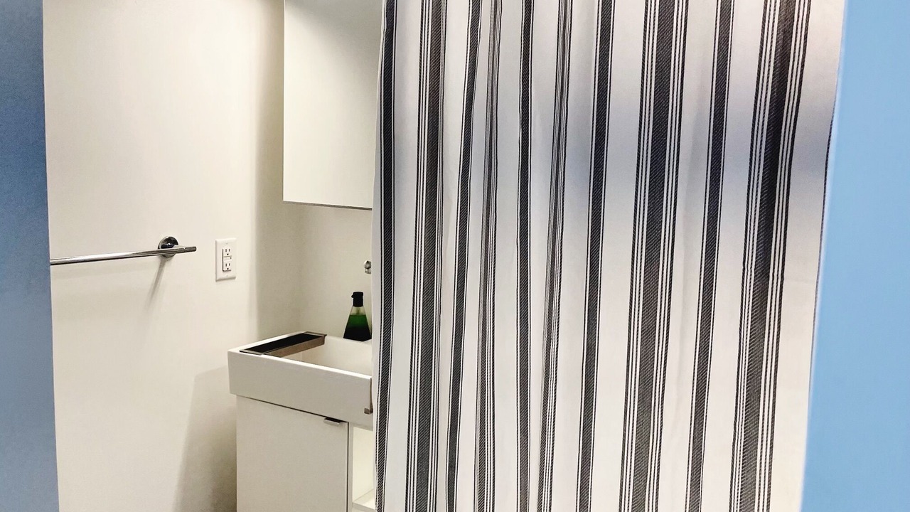 Photo of Bathroom in Jefferson Park
