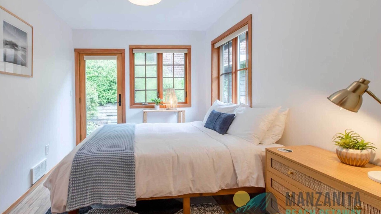 Photo of Bedroom in Neahkahnie Beach