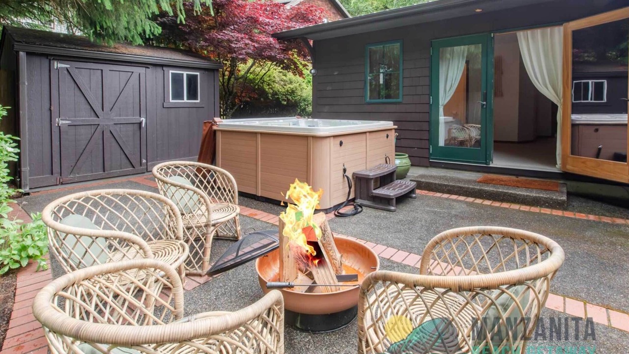 Photo of Patio Balcony in Neahkahnie Beach