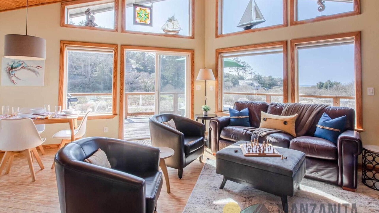Photo of Livingroom in Neahkahnie Beach