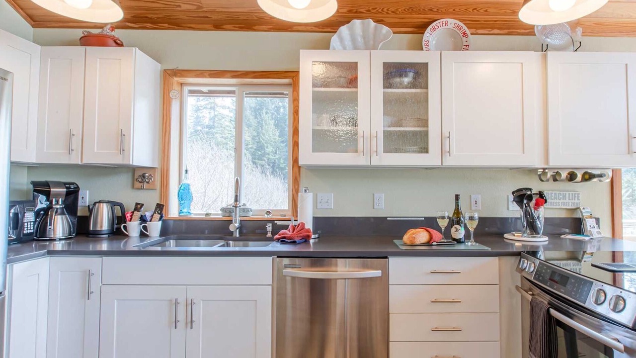 Photo of Kitchen in Neahkahnie Beach