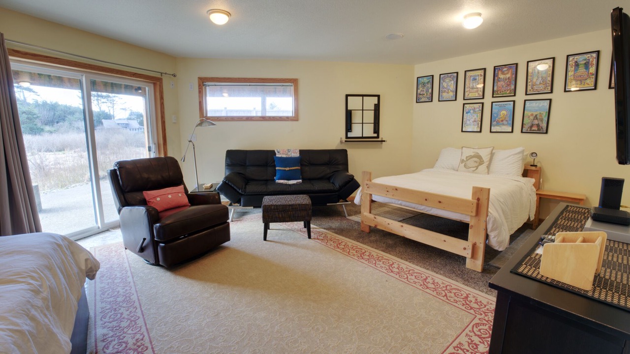 Photo of Bedroom in Neahkahnie Beach
