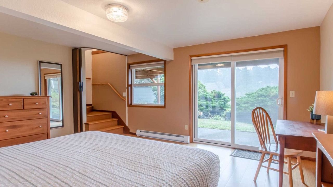 Photo of Bedroom in Neahkahnie Beach