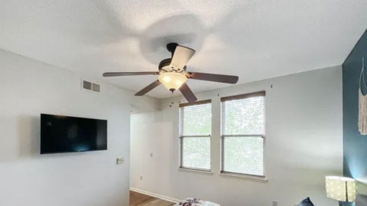 Photo of Bedroom in South Main Historic District