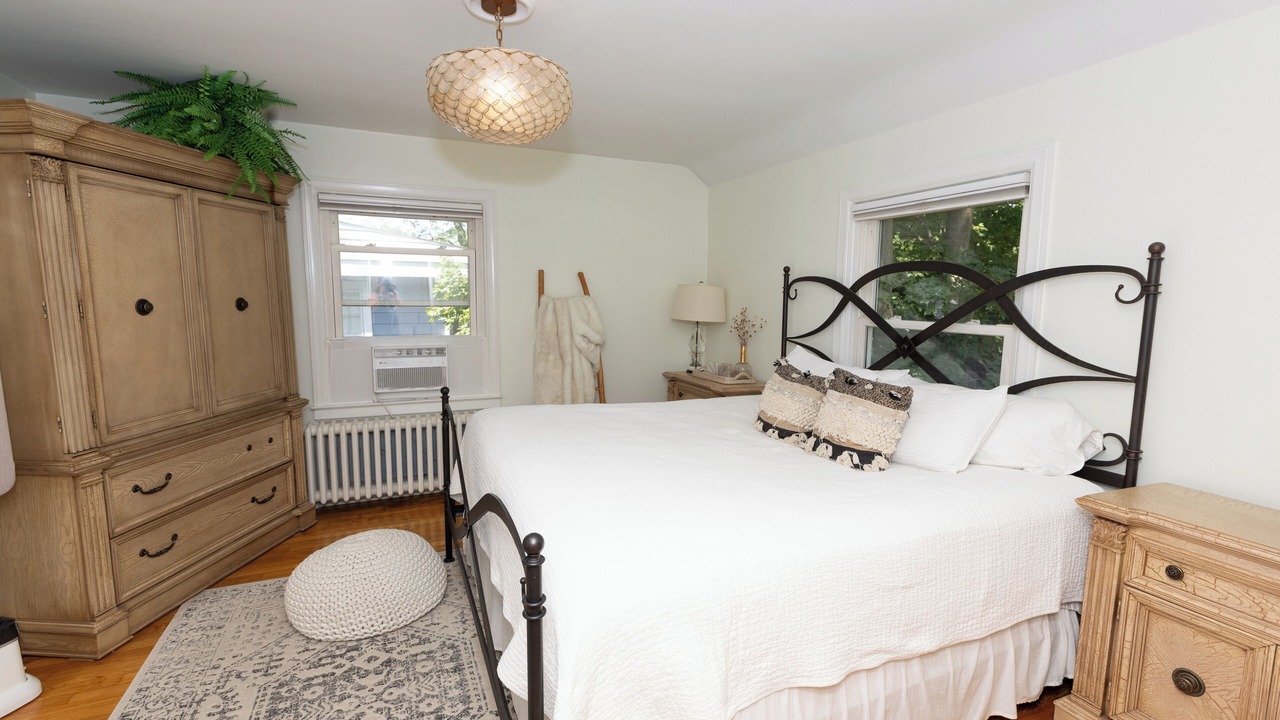 Photo of Bedroom in Burns Park