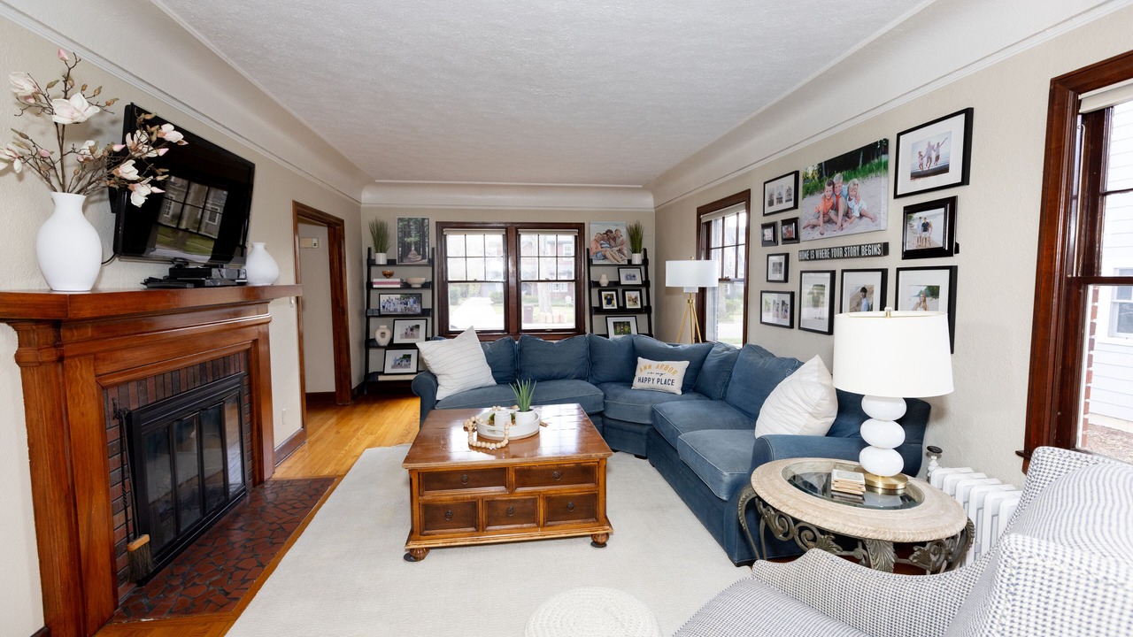 Photo of Livingroom in Burns Park