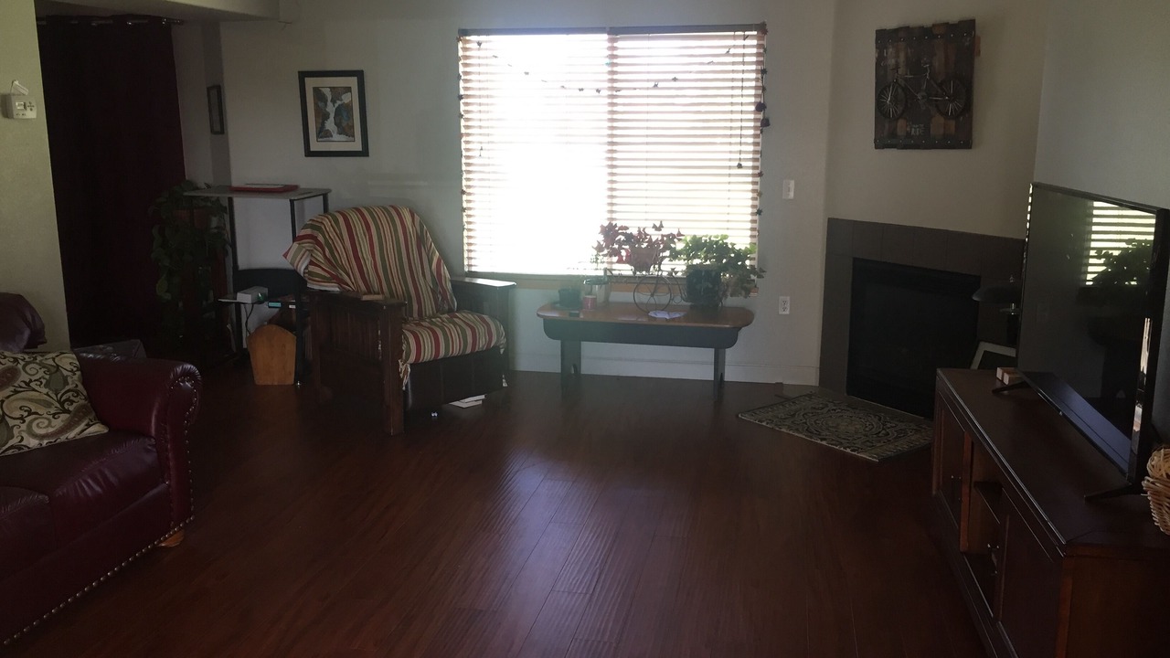 Photo of Livingroom in Rogers Park