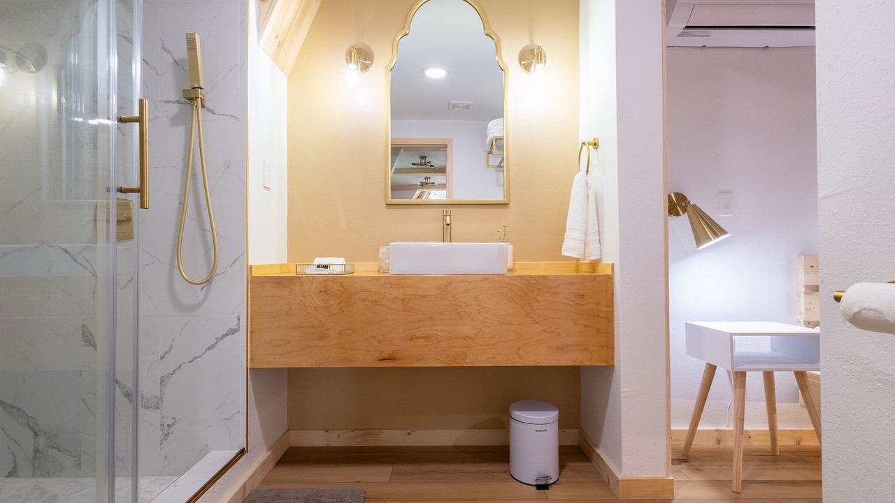 Photo of Bathroom in Cosby