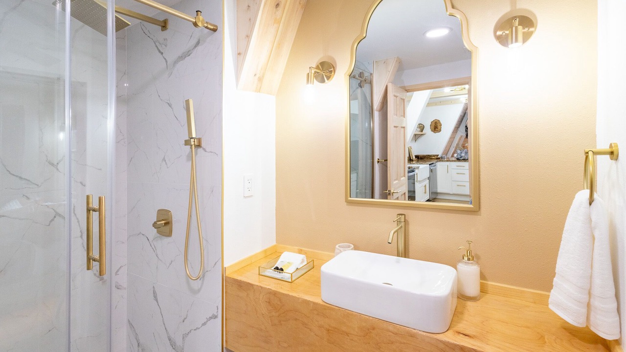 Photo of Bathroom in Cosby