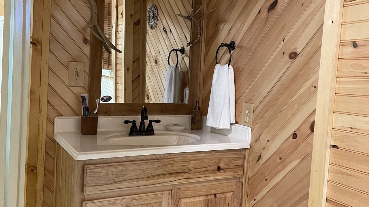 Photo of Bathroom in Clifftops