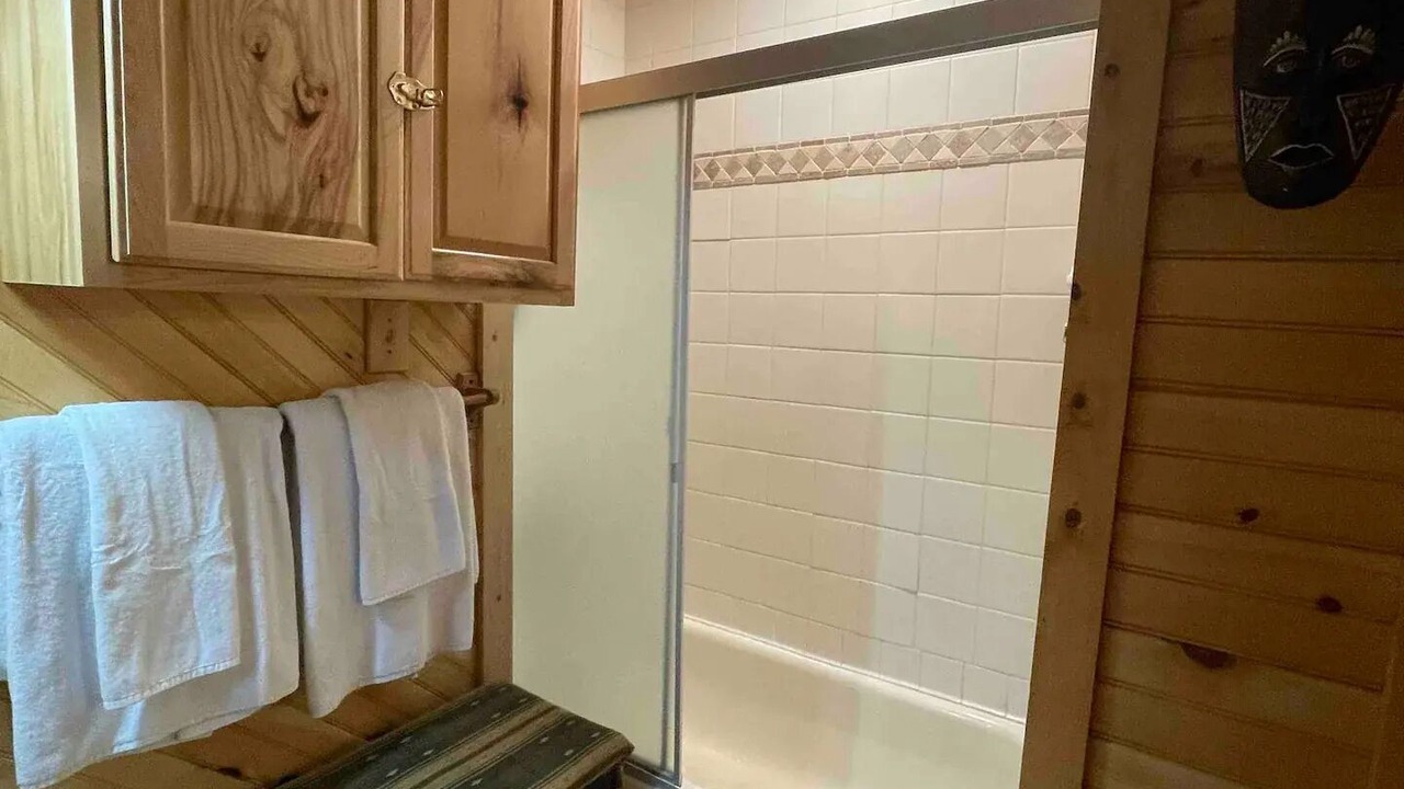 Photo of Bathroom in Clifftops
