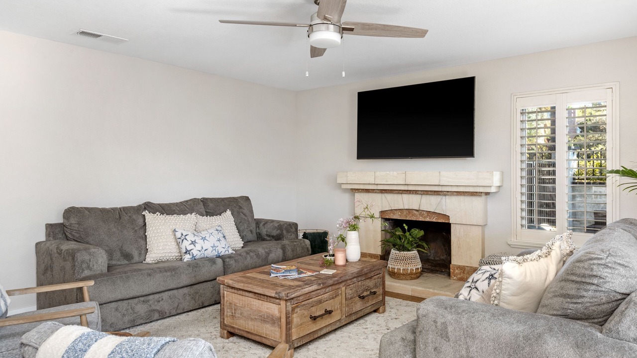 Photo of Livingroom in West Ridge