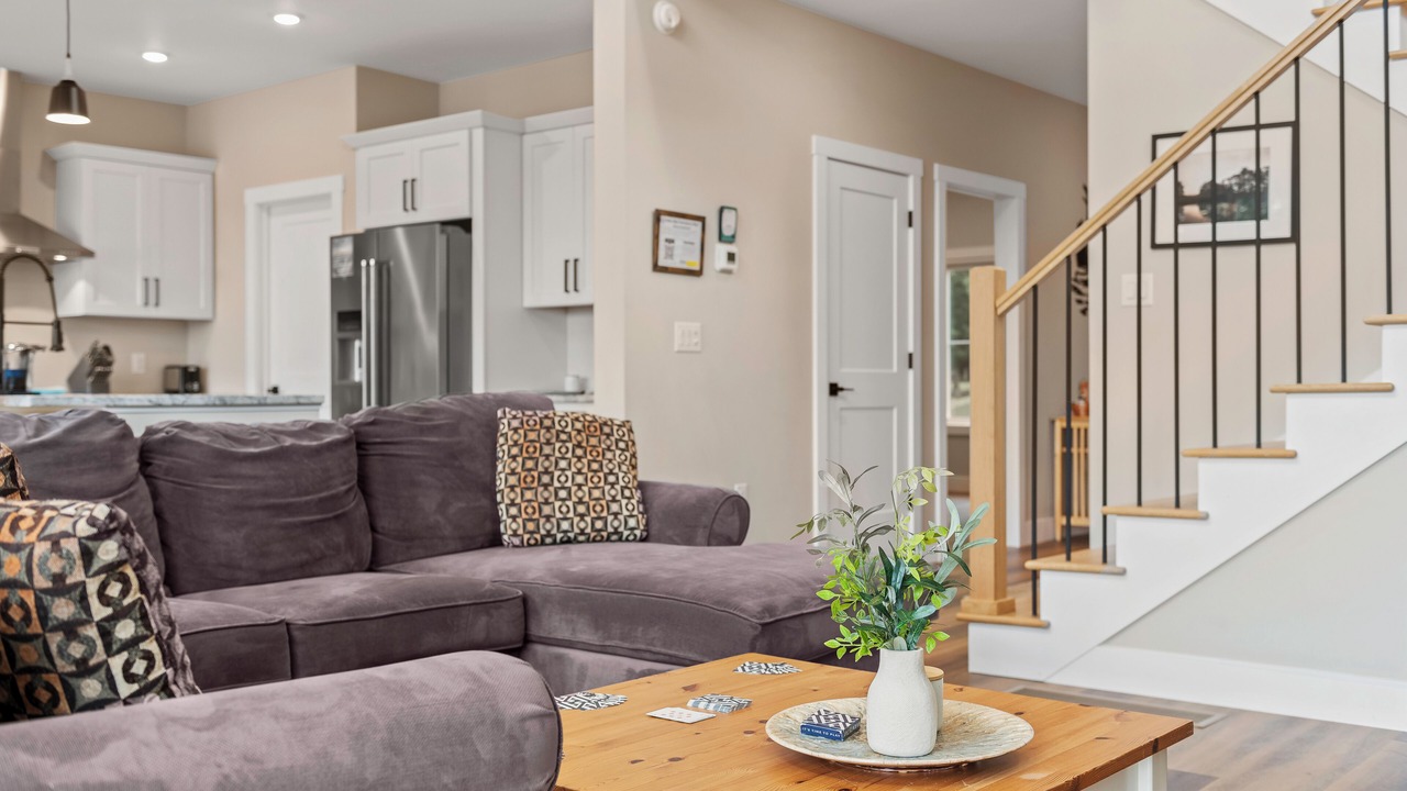 Photo of Livingroom in Penn Lake Park