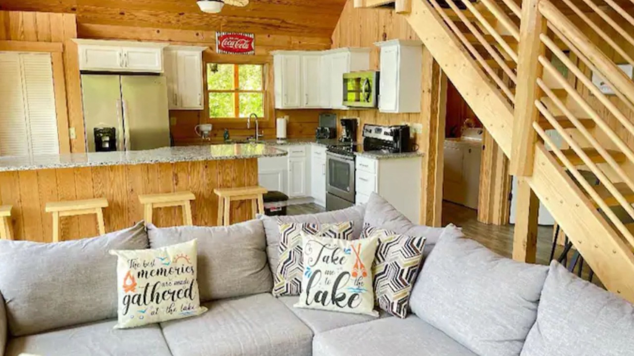 Photo of Livingroom in Byrdstown