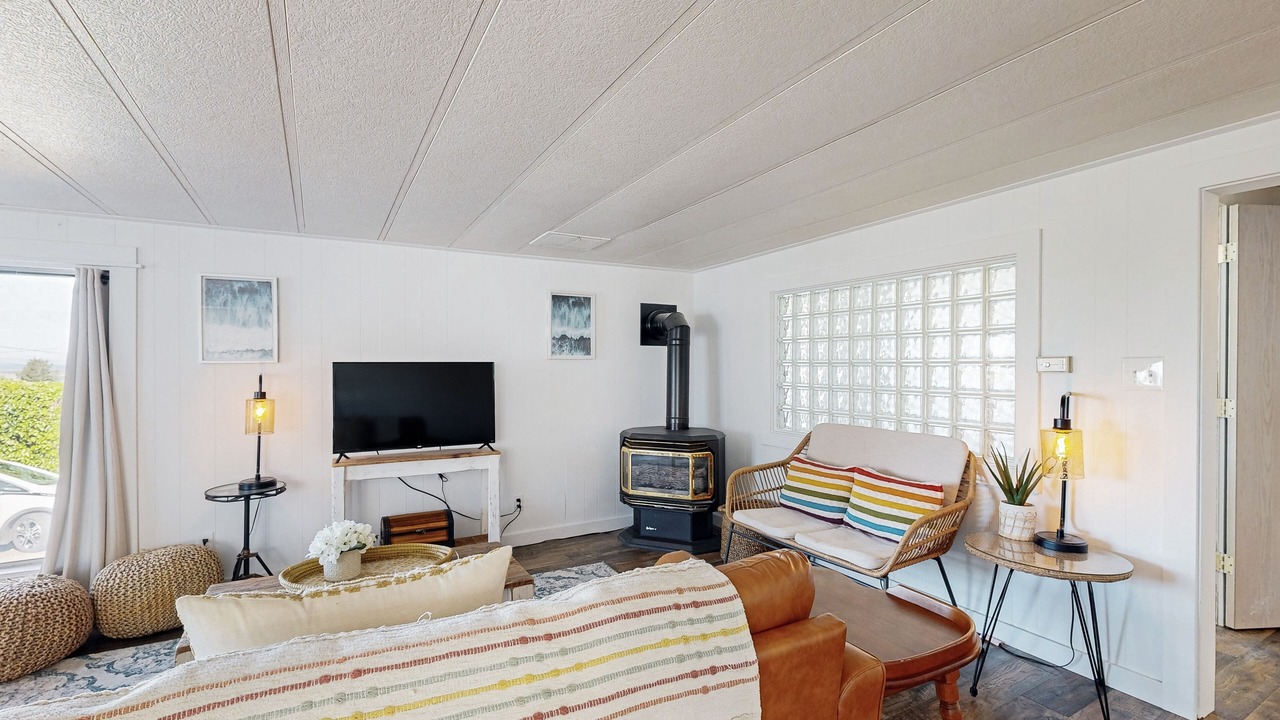 Photo of Livingroom in Netarts
