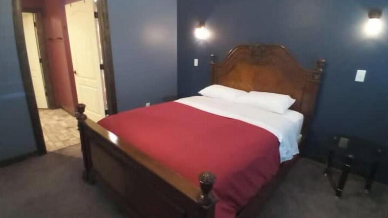 Photo of Bedroom in Canvas