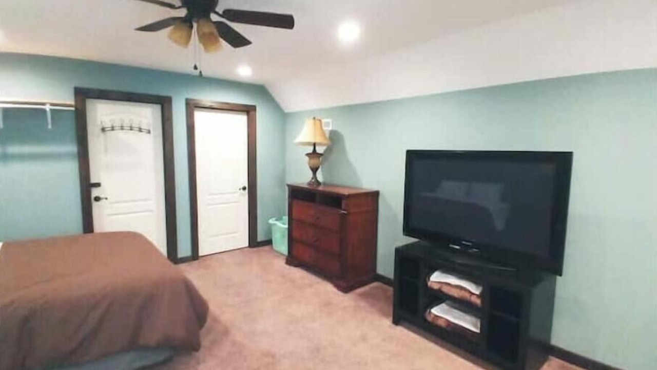 Photo of Bedroom in Canvas