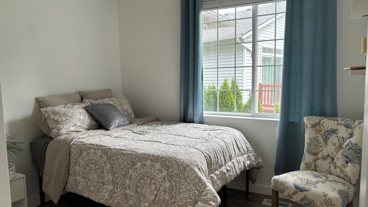 Photo of Bedroom in Picnic Point-North Lynnwood