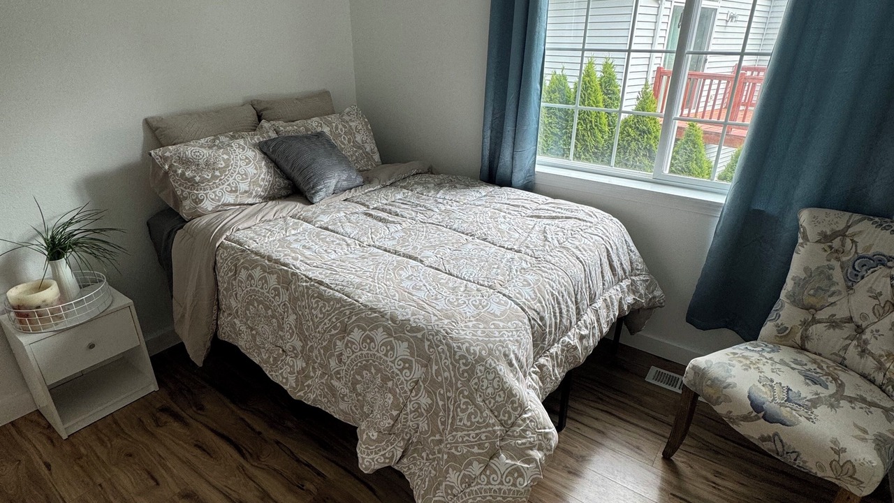 Photo of Bedroom in Picnic Point-North Lynnwood