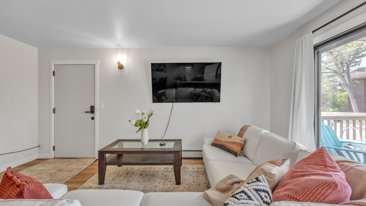 Photo of Livingroom in East Boulder