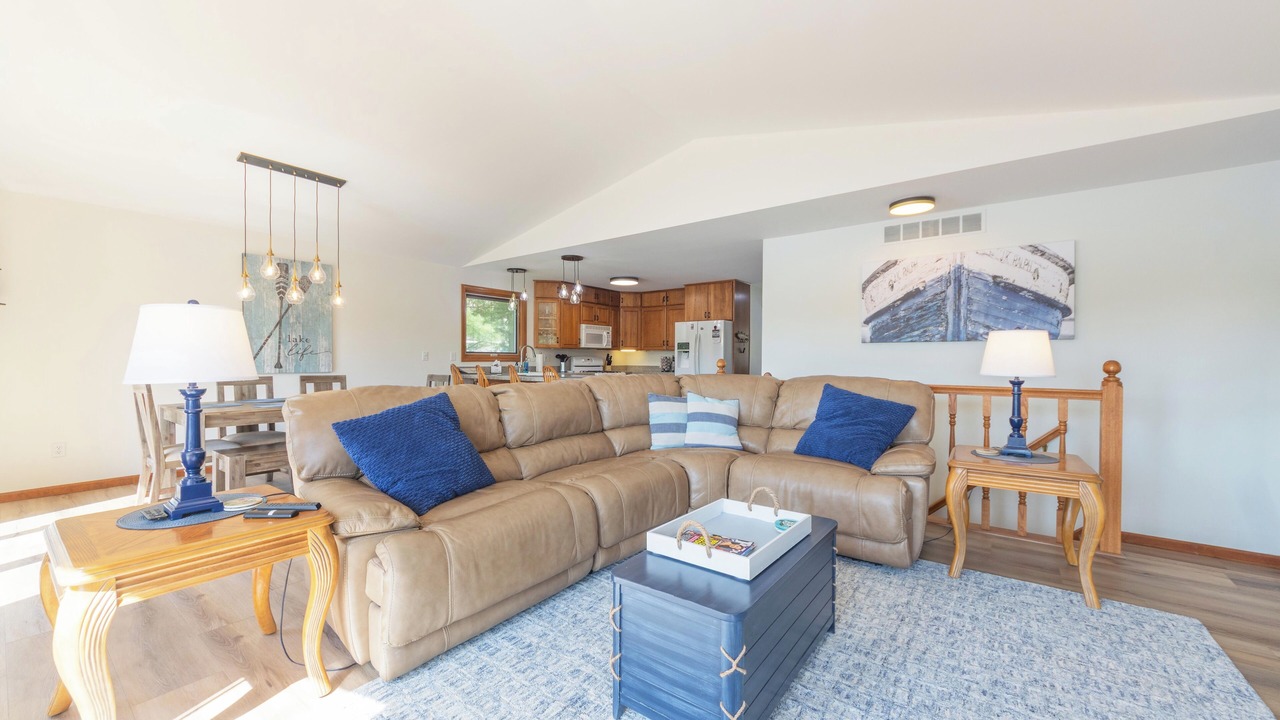 Photo of Livingroom in Paw Paw