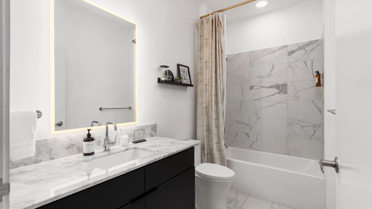 Photo of Bathroom in North Capitol