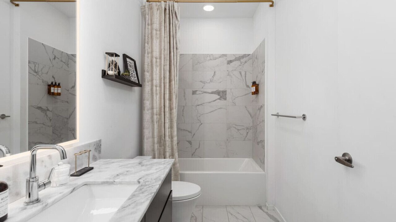 Photo of Bathroom in North Capitol