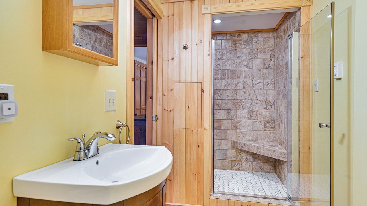 Photo of Bathroom in Boonville