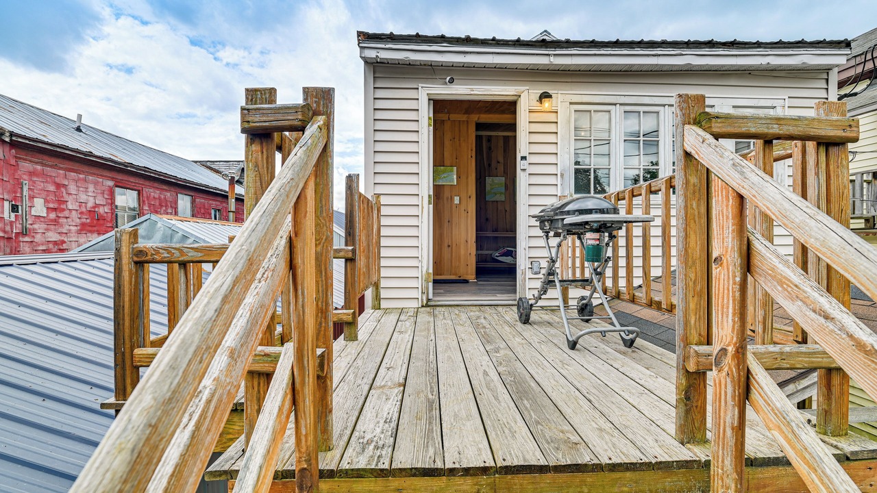 Photo of Patio Balcony in Boonville