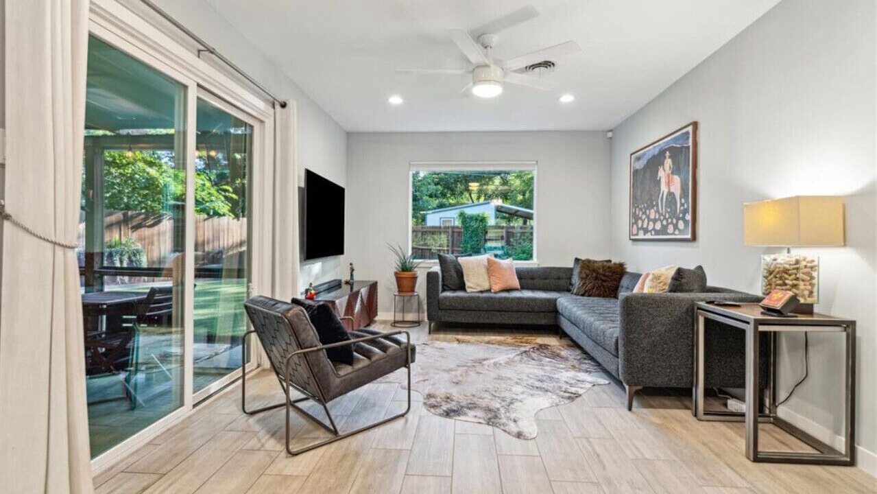 Photo of Livingroom in University Hills
