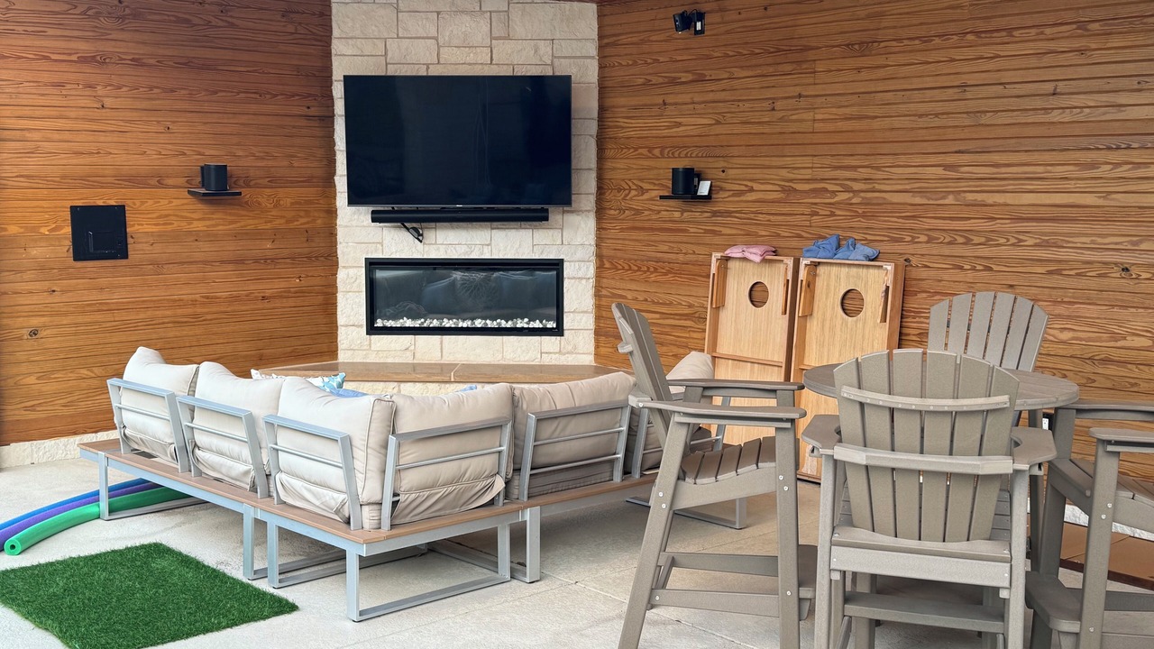 Photo of Livingroom in The Hills