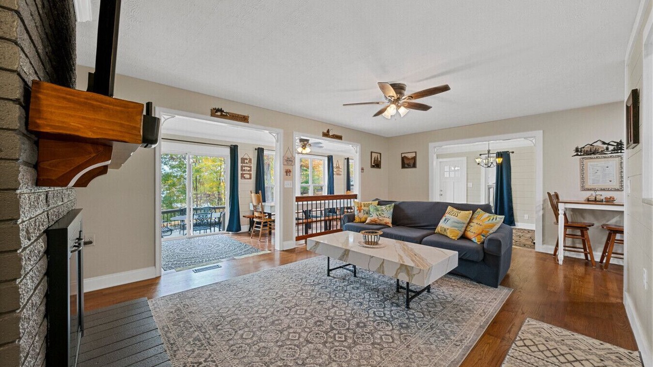 Photo of Livingroom in Scottsville