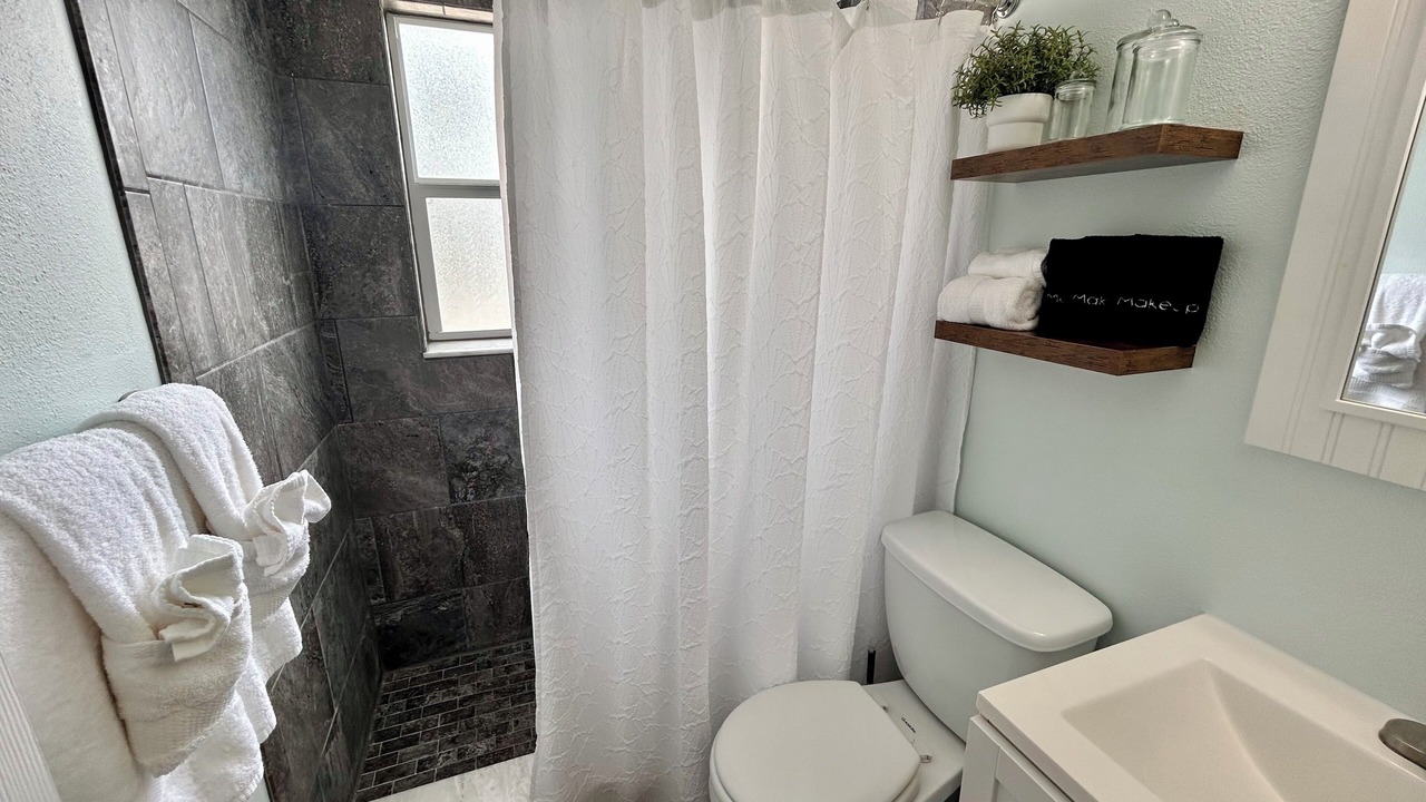 Photo of Bathroom in Cape Caneveral Beach Gardens