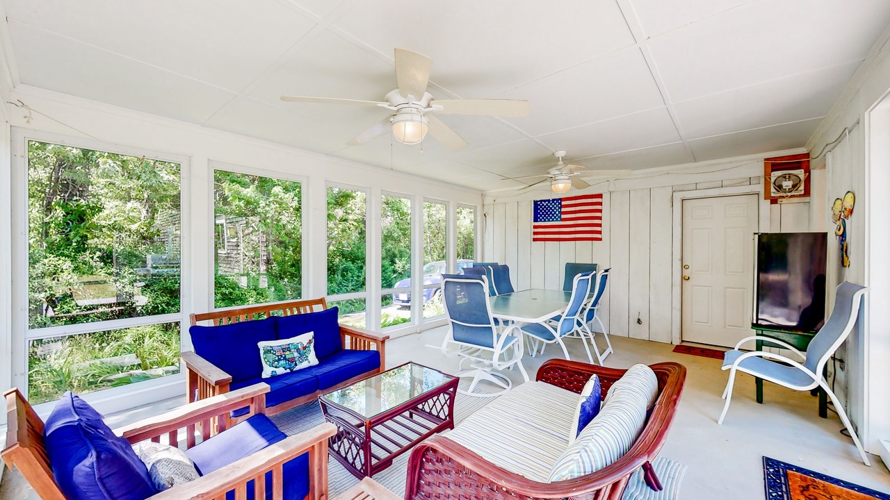 Photo of Livingroom in Eastham