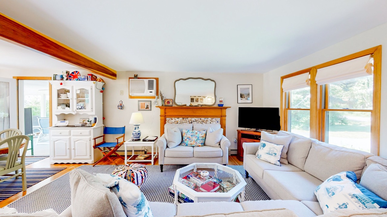 Photo of Livingroom in Eastham