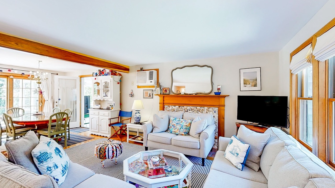Photo of Livingroom in Eastham