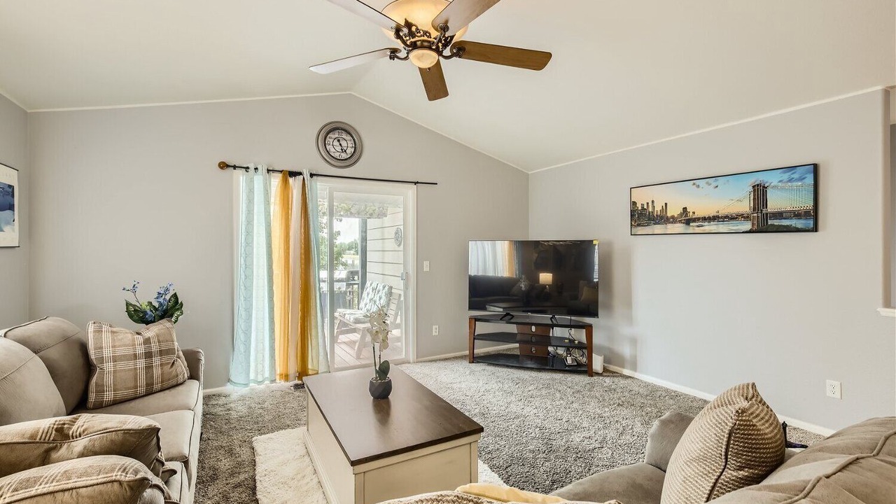 Photo of Livingroom in Firestone
