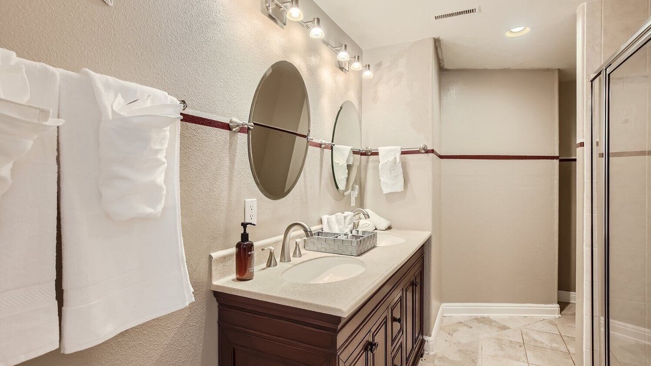 Photo of Bathroom in Firestone
