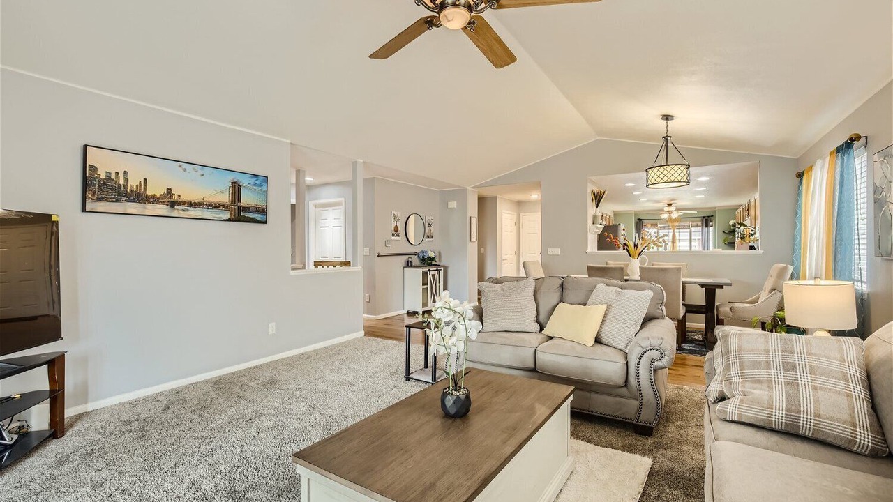 Photo of Livingroom in Firestone