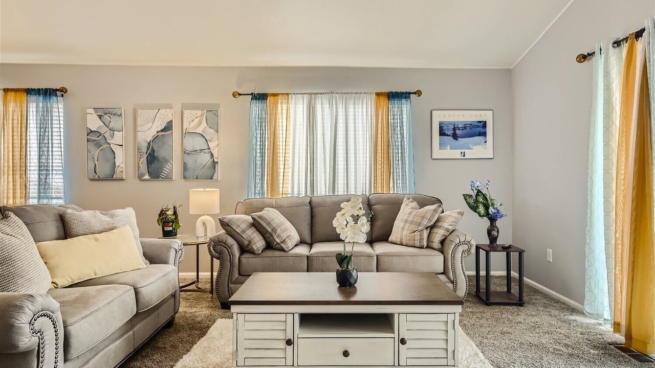Photo of Livingroom in Firestone