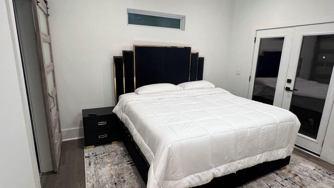 Photo of Bedroom in Jefferson Park