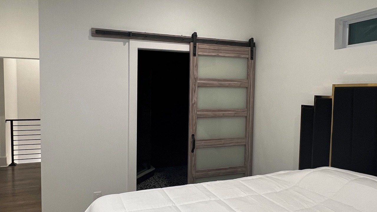 Photo of Bedroom in Jefferson Park