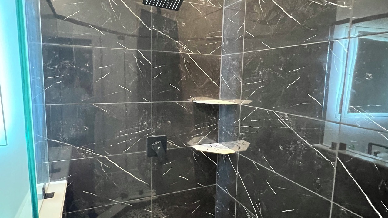 Photo of Bathroom in Jefferson Park